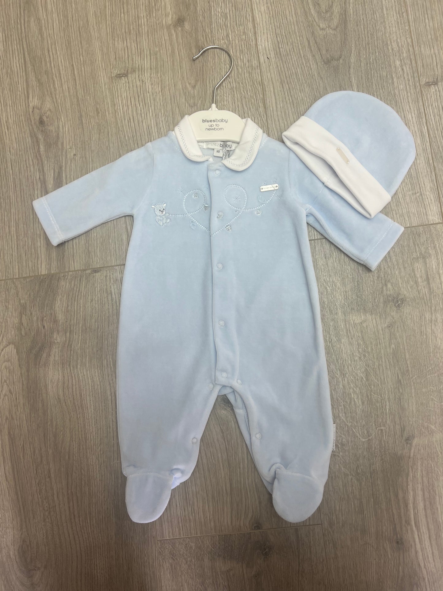 Blues baby AW25 BB2078B - blue velour babygrow with hat