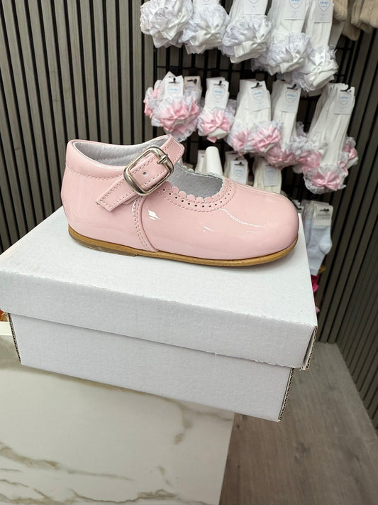 Pretty originals girls pink patent shoes