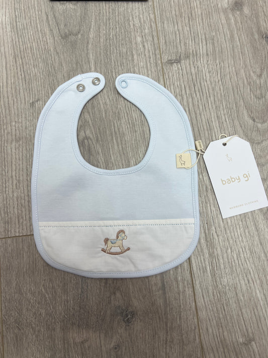 Baby gi AW25 - rocking horse bib